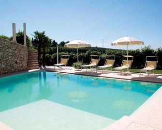 B&B Al Cristo - Sant'Ambrogio di Valpolicella - Piscina