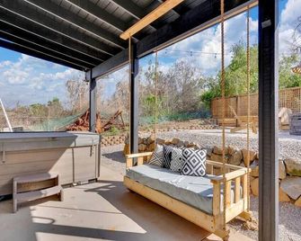 Secluded Oasis: Pickleball, Jacuzzi, Pool, & Views - Lakeside - Balcony