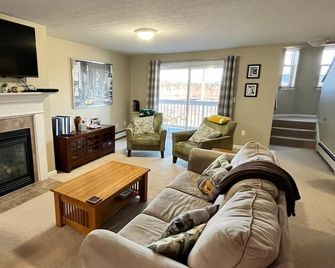 3br/2.5ba Eden Ridge, Great Location For Bethel & Sunday River - Bethel - Huiskamer