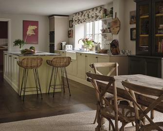Plum House - Haslemere - Dining room