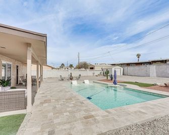 5 Mi to Lake Havasu Home with Yard and Pool - Lake Havasu City - Pileta