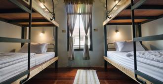 Talardkao Balcony Krabi - Hostel - Krabi - Bedroom