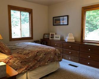 Charming South Tongass Home - Live Like a Local - Ketchikan - Schlafzimmer