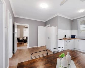 Cute and Cosy - Events, Workers and Getaways - Murray Bridge