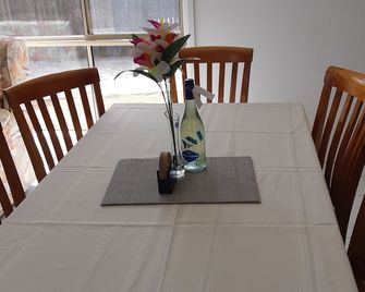 An Executive 3 Bedroom New House, all to yourself - Canberra - Jadalnia