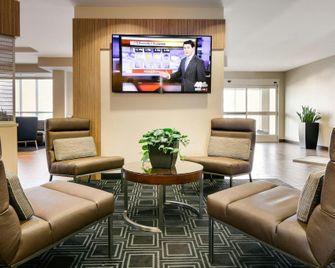 TownePlace Suites by Marriott Kansas City Airport - Kansas City - Lounge
