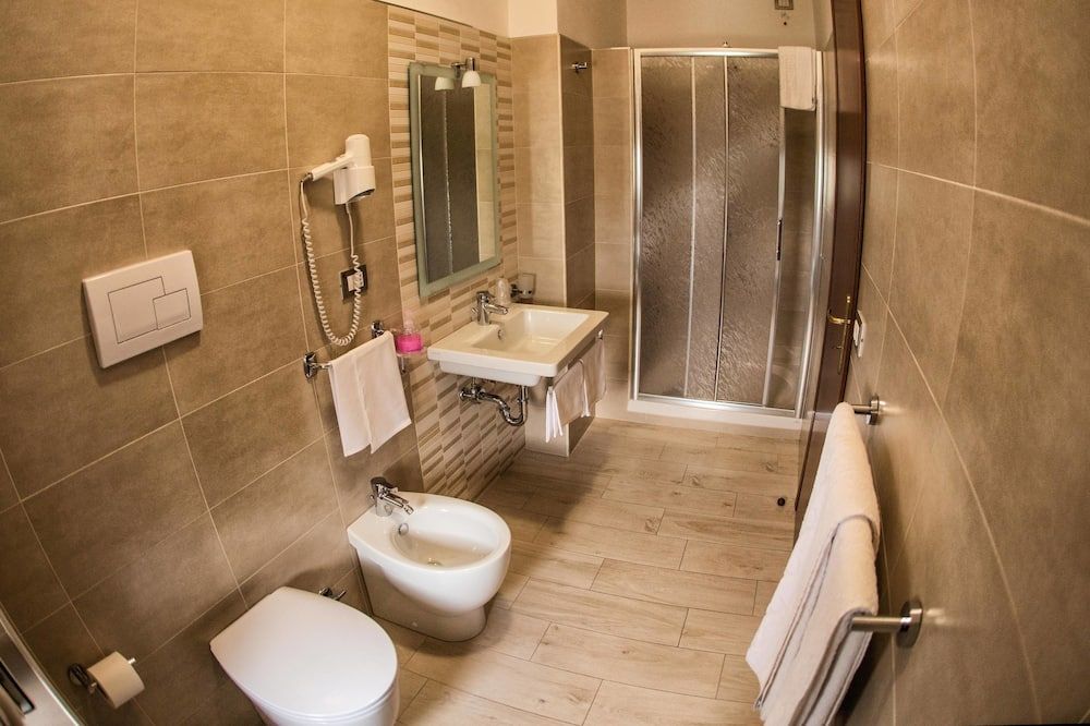 Tourist Hotel - Potenza - Bad
