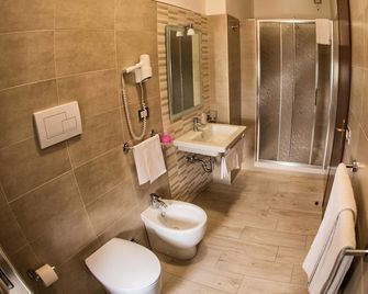 Tourist Hotel - Potenza - Bad