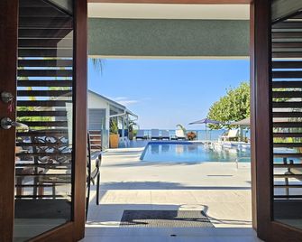 Villa Fantasy - On Private Beach In A Gated Community - Rio Bueno - Pool