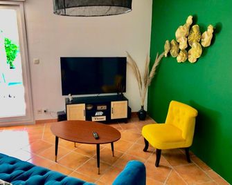 Domaine Plan des Devens - Roussillon - Living room