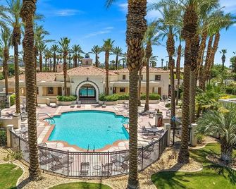 Stylish 2BR w Spa Patio - La Quinta - Zwembad