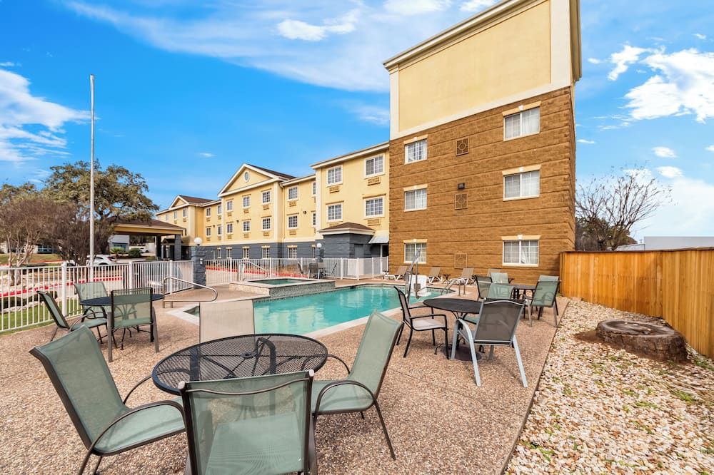 كواليتي إن آند سويتس أيربورت نورث - ستون أوك - سان انطونيو - شرفة