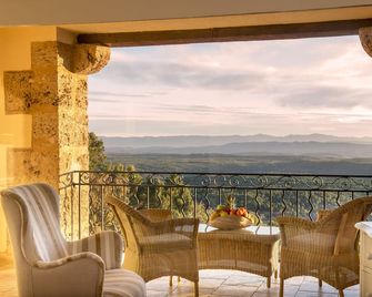 La Bastide De Tourtour Hotel & Spa - Tourtour - Balcón