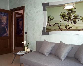 Il Cortile - Bra - Living room