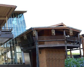 River Bank Resort - Mae Sariang - Edificio