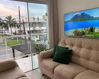 Apartamento à 1 min da BR 101 e à 15 min de Florianópolis - Palhoça - Balcony