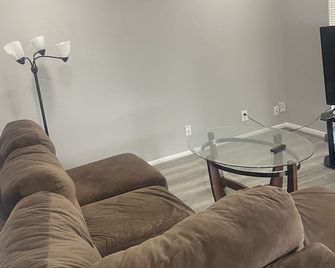 The best place for a short or long vacation away! - هيوستن - غرفة معيشة