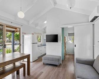 Nrma Ocean Beach Holiday Resort - Ettalong beach - Wohnzimmer