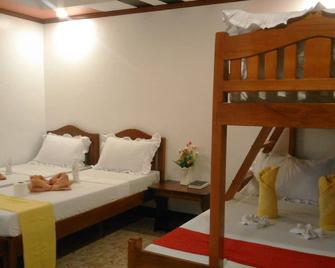 Vali-Joe Travel Lodge - El Nido - Habitación
