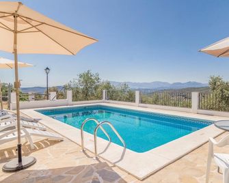 Stunning Home In Iznájar - Iznájar - Piscina