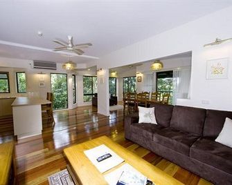 Montville Attic - Montville - Stue