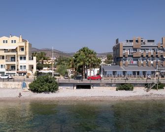 Votsalakia Hotel & Luxury Apartments - Salamína - Κτίριο