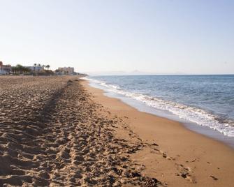 Apartment in Denia las Brisas - 200m beach - pool - sea view - playground - Denia - Praia
