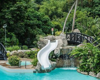 Sabah Hotel - Sandakan - Uima-allas