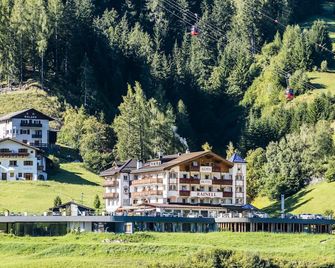 Rainell Dolomites Retreat - Ortisei - Building