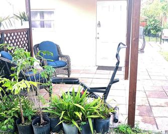 Very Clean And Comfortable 1 Bedroom 1 Bathroom - Hollywood - Pátio