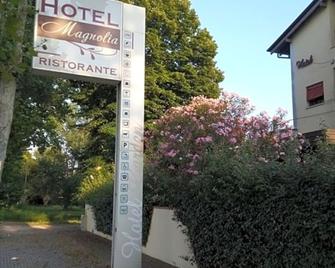 Hotel Magnolia - Comacchio - Building