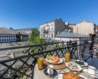 Old Town Luxury Suites with Balcony - Bucharest - Balcony