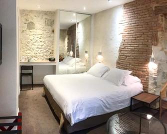 Hotel de la Couronne - Aix-les-Bains - Phòng ngủ