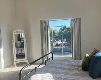 Charming 2-bedroom apartment with WiFi, AC in Pleasant Lawrenceville - Lawrenceville - Habitación