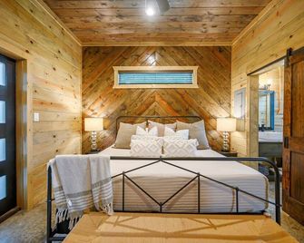Bearly Creekin'-creekside luxury cabin - Broken Bow - Phòng ngủ