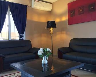 A 3 Bedroom Exclusive Apartment in Banjul - Banjul - Living room