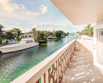 Creekside Inn - Tavernier - Balkón