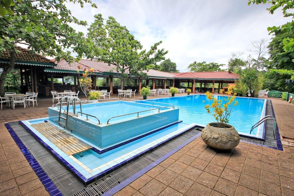 Tree Of Life Nature Resort - קאנדי - בריכה