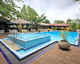 Tree Of Life Nature Resort - Kandy - Kolam