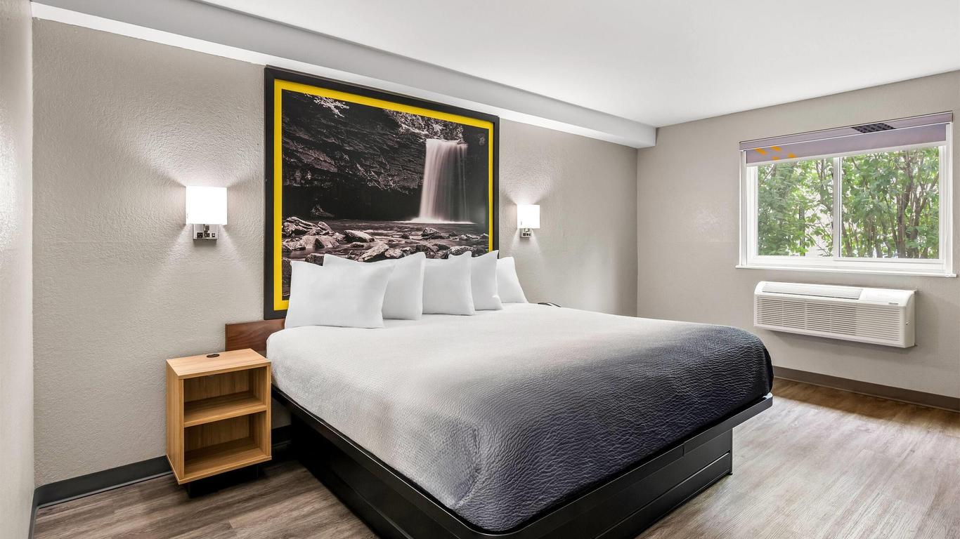 Super 8 by Wyndham Lewiston Auburn Area