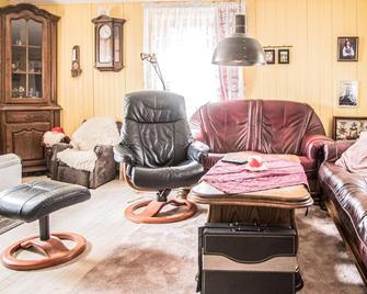 3 bedroom cozy home in Levanger - Levanger - Stue