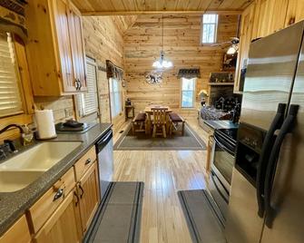 2 Bed Cabin Hot Tub Close To Helen #16 - Helen - Kuchnia