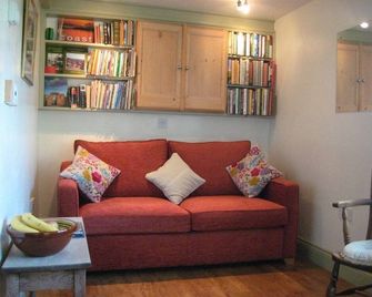 Applehay Studio - Shaftesbury - Living room