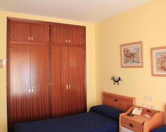 Hotel El Marino - Santiago de la Ribera - Спальня