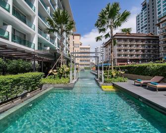 Hotel Vista - פאטאיה - בריכה