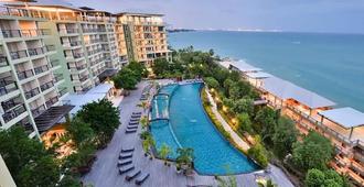 Royal Phala Cliff Beach Resort and Spa - Rayong - Piscina