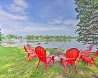 Coldwater Family Retreat W/ Boat Dock & Grill - Coldwater - Binnenhof