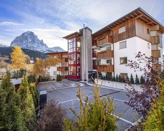 Apartment Lulu - Selva di Val Gardena - Building