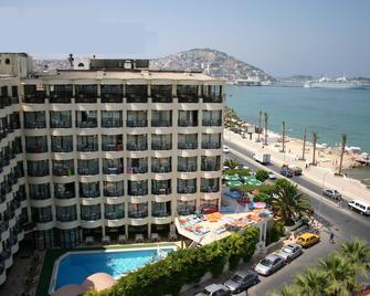 Hotel By Karaaslan Inn - Kusadasi - Bygning