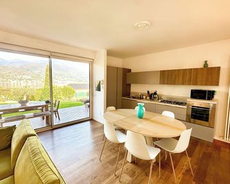 Villa With Jacuzzi In The Garden 100 Meters From The Lake Ideal For Families - San Felice del Benaco - Kitchen